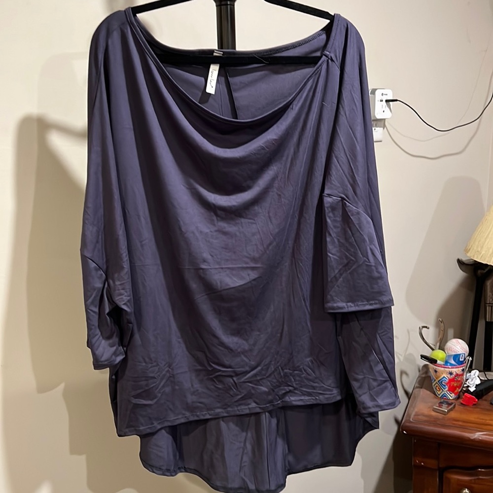 Women’s off the shoulder blue batwing high low shirt